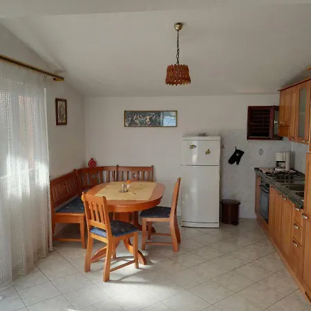 Appartement Eva 1 *